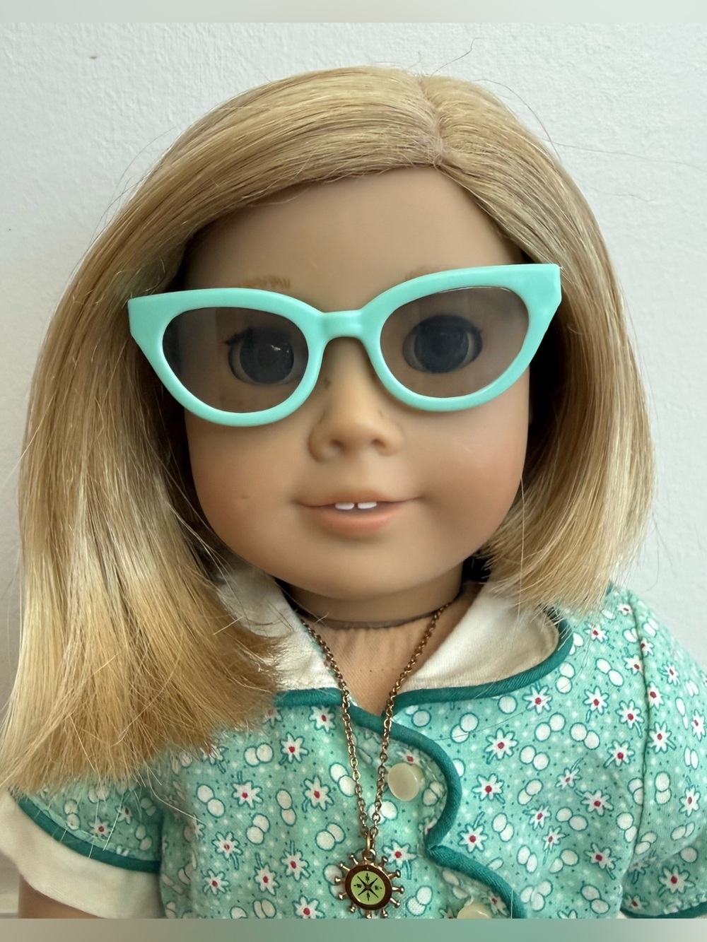 American Girl Doll Teal Green Cat Eye Sunglasses 2017 and Cloth Case only